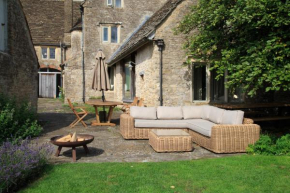 Historic Malthouse Village location near Bath (sleeps 7-14)